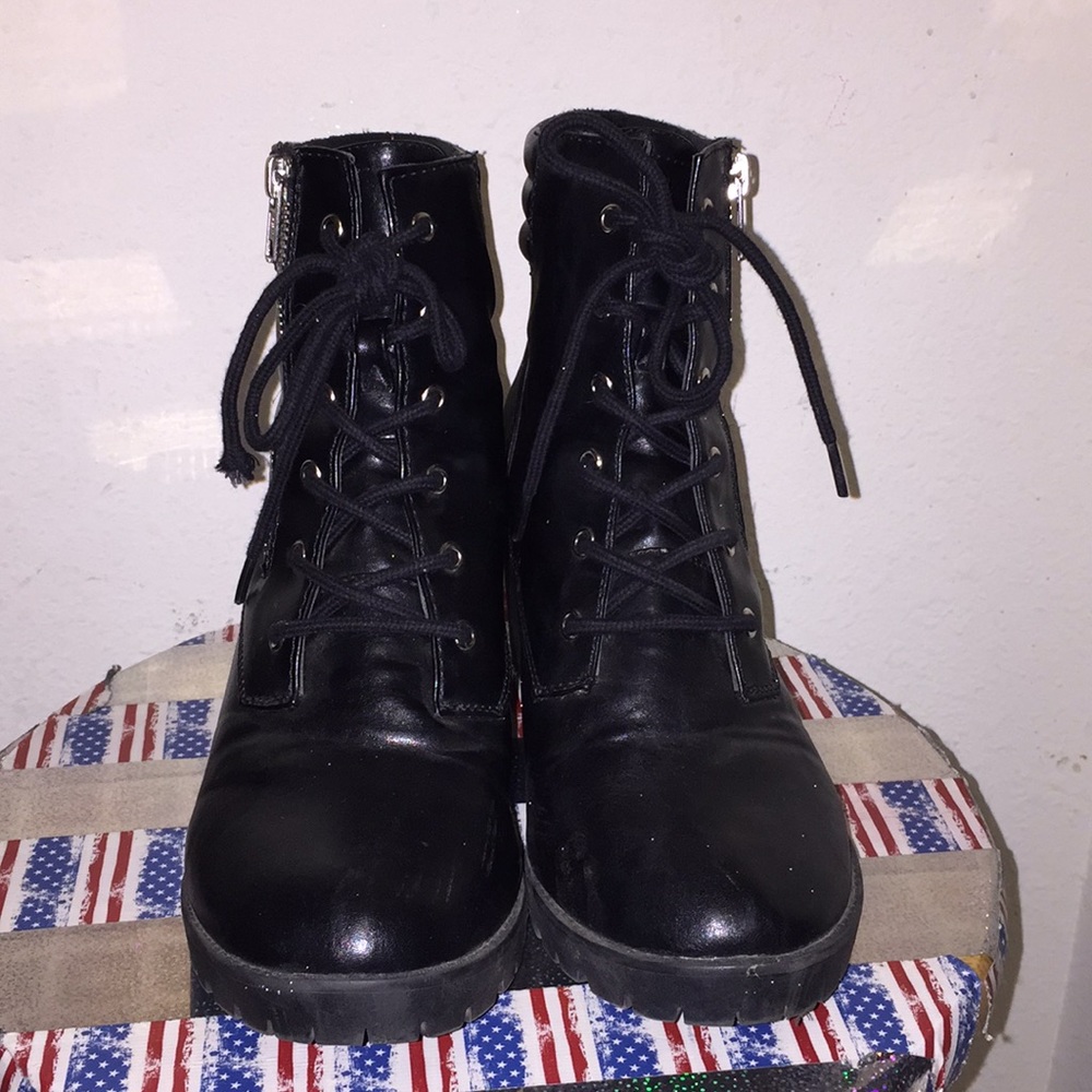 Size 10 black heels